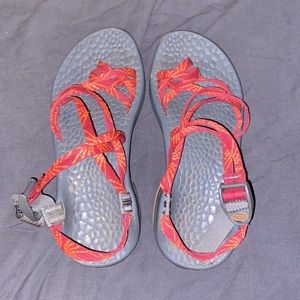 Women’s chaco shoes